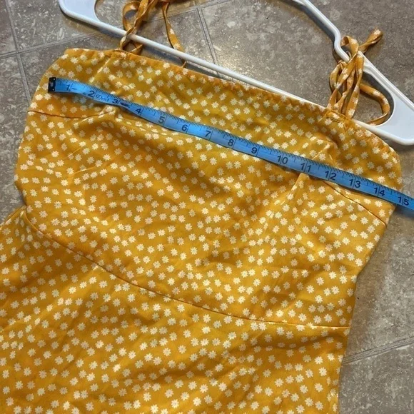 Small Yellow Dress - Picture 6 of 6